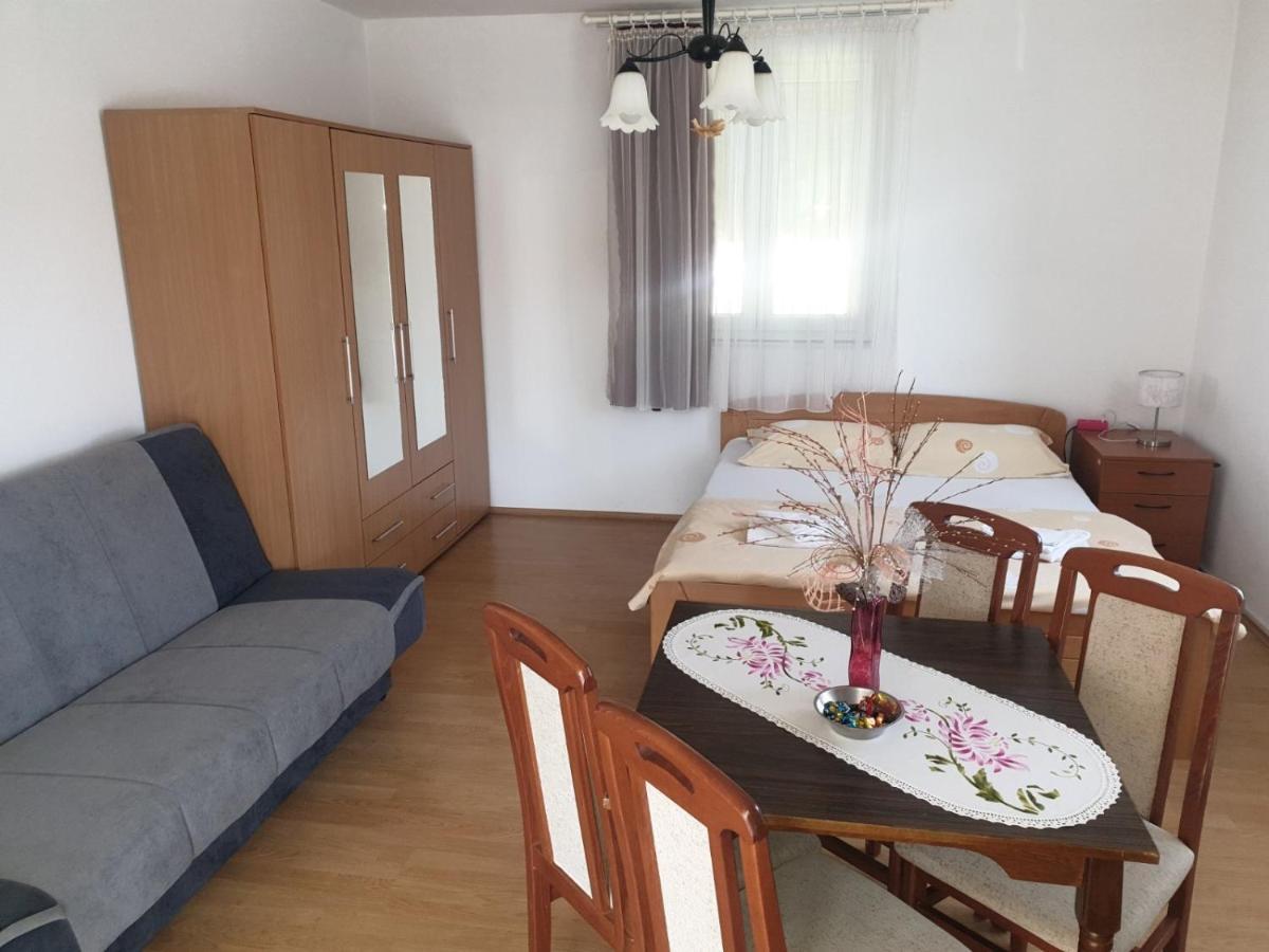 Apartmani Apolon Vrdnik Exterior photo