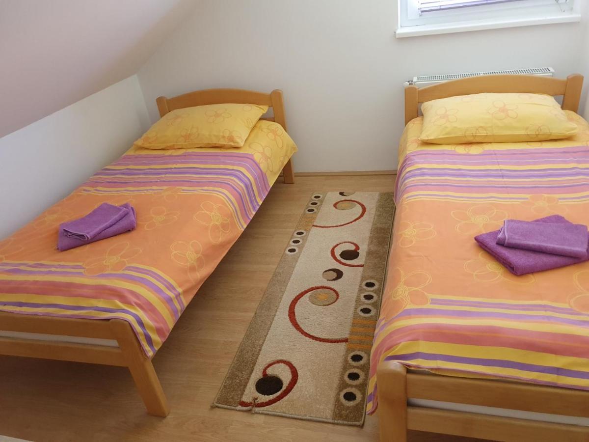 Apartmani Apolon Vrdnik Exterior photo