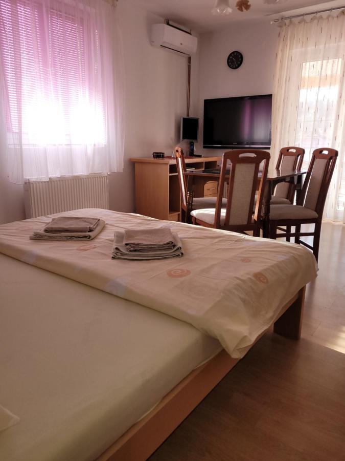 Apartmani Apolon Vrdnik Exterior photo