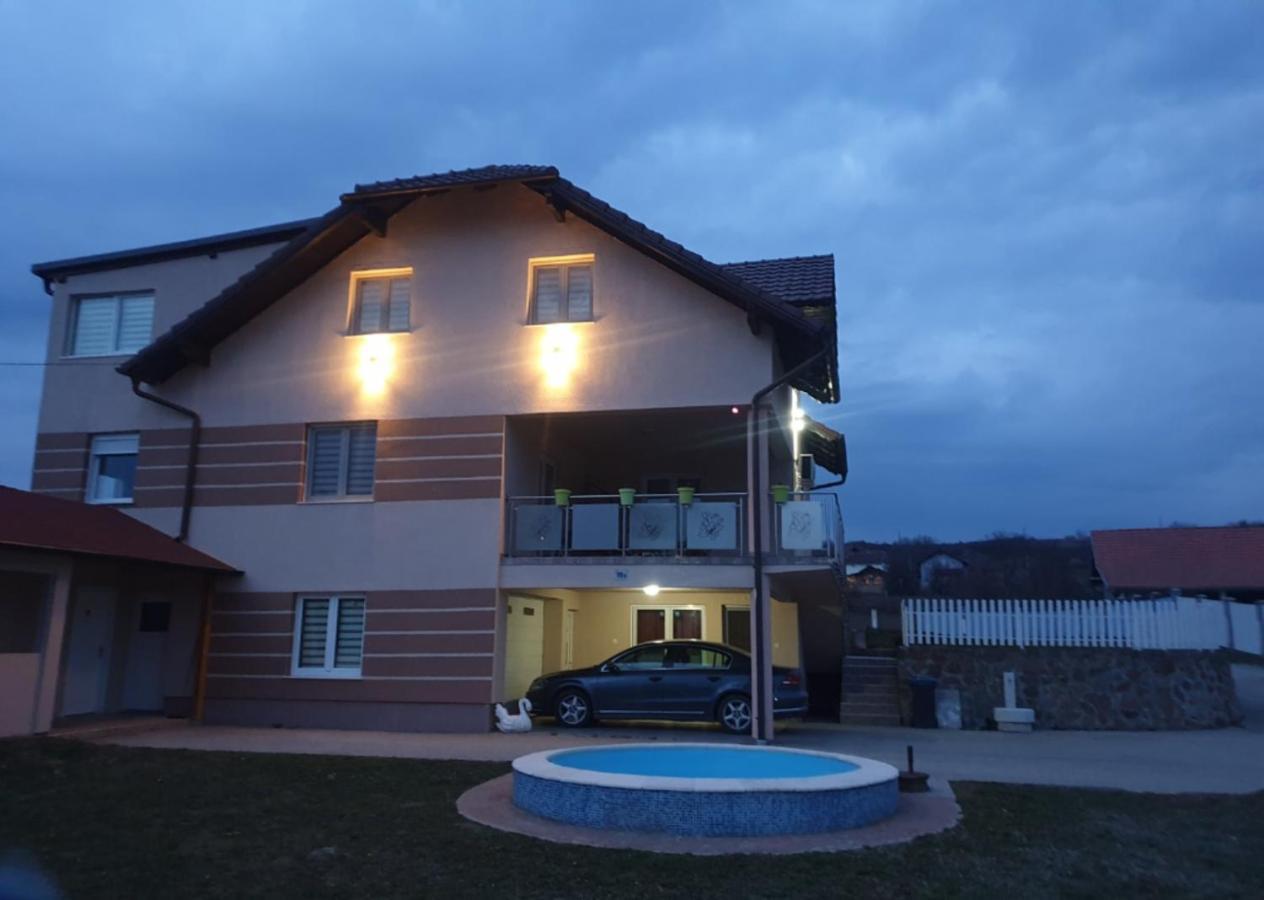 Apartmani Apolon Vrdnik Exterior photo