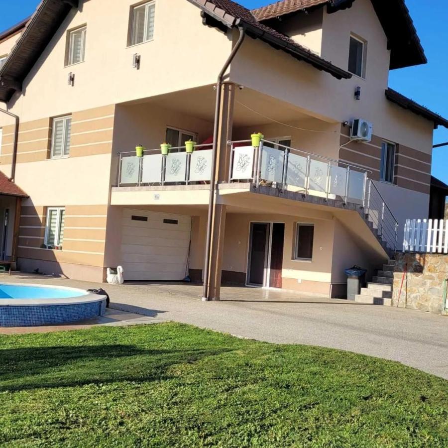 Apartmani Apolon Vrdnik Exterior photo