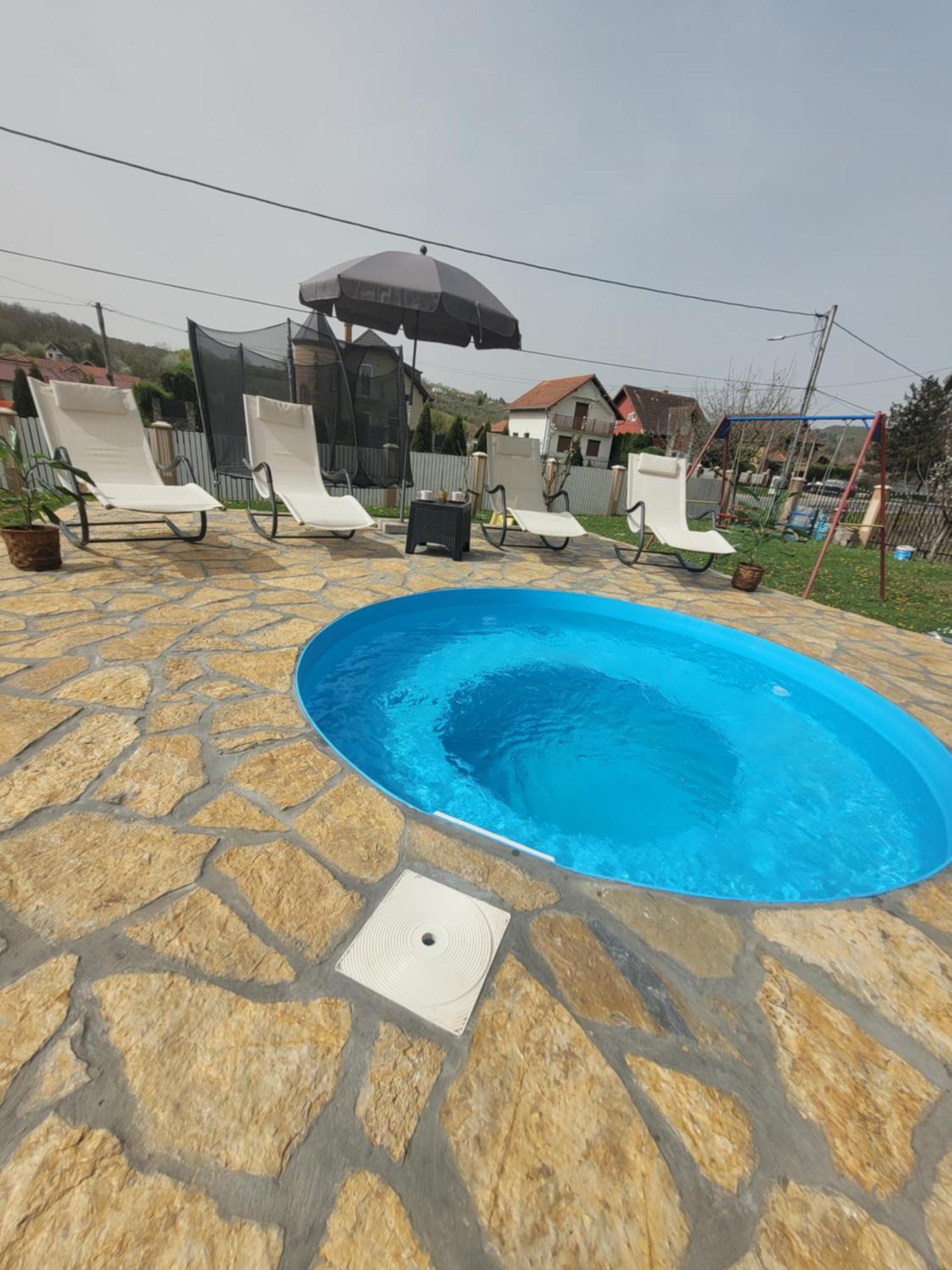 Apartmani Apolon Vrdnik Exterior photo