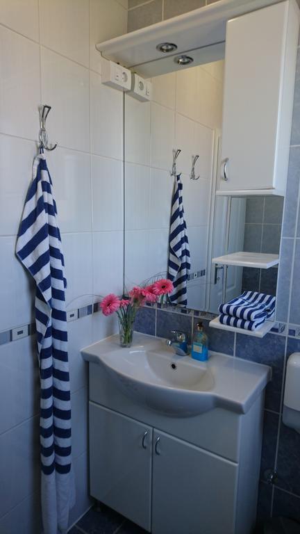 Apartmani Apolon Vrdnik Exterior photo